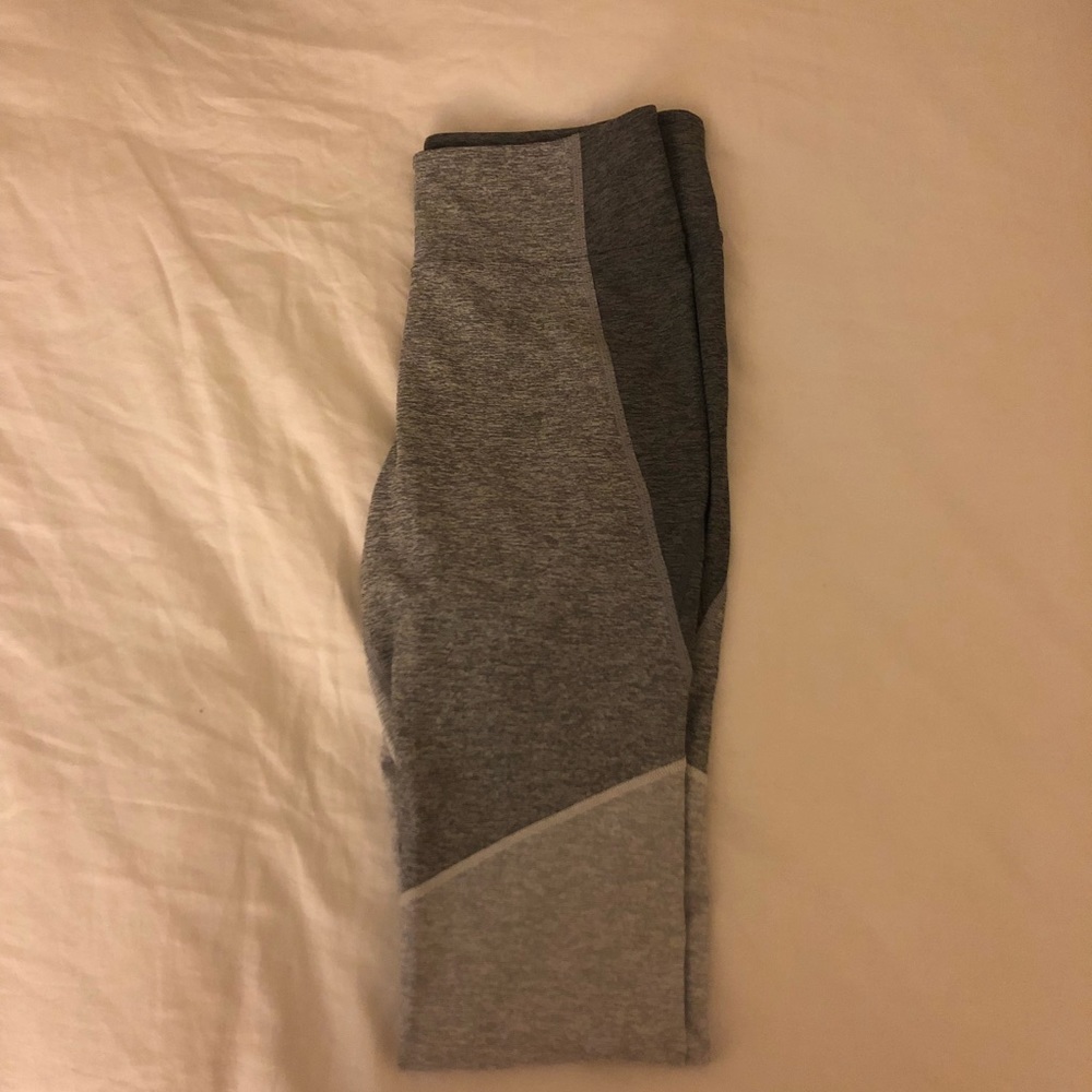 Outdoor Voices Tri-Tone Warmup Legging Large